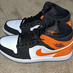 Air Jordan 1 Mid (Shattered Backboard)